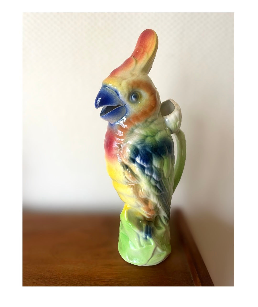 Pichet Cacatoès barbotine attribué St Clément 50-60s