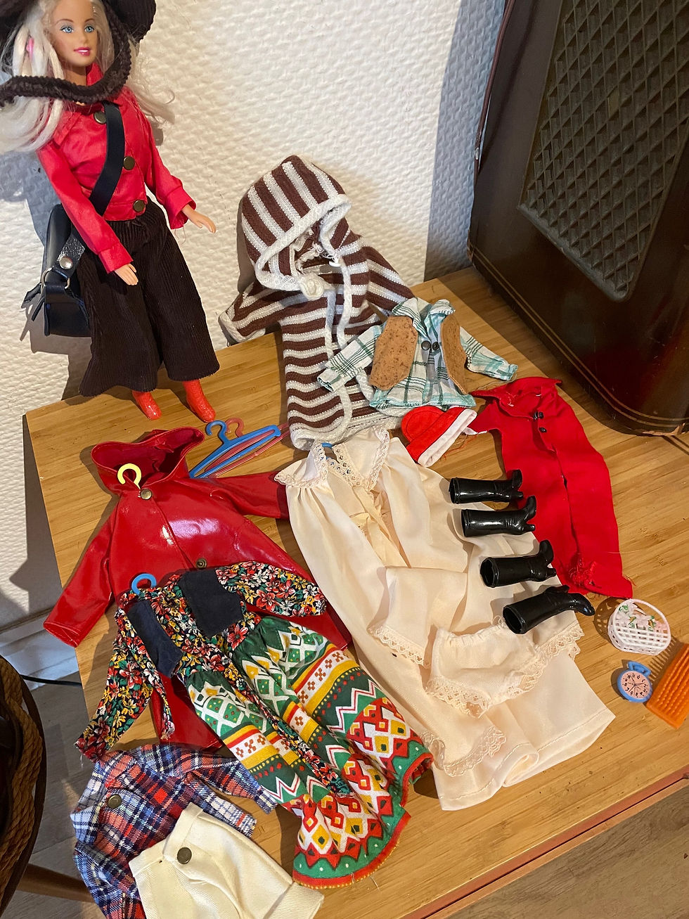 Miniature : Chambre 70s pour poupée Tressy + lot vêtements et accessoires 