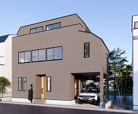 4LDK+カースペース！西側学校の校庭により陽当たり良好☆