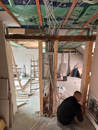 Vorbereitung moderner Elektroinstallationen durch professionelle Stemmarbeiten