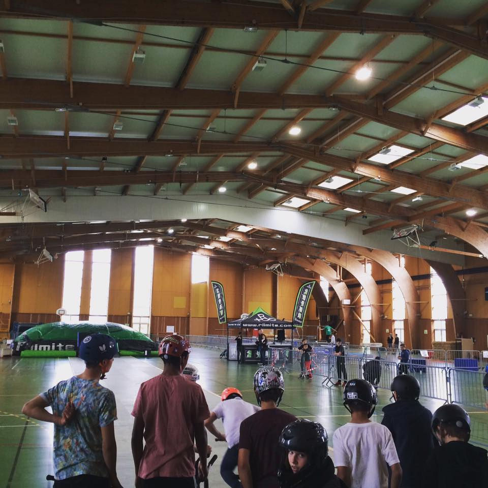 Freestyle sur airbag indoor.