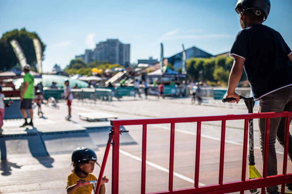 Rampes et modules pour glisse urbaine.