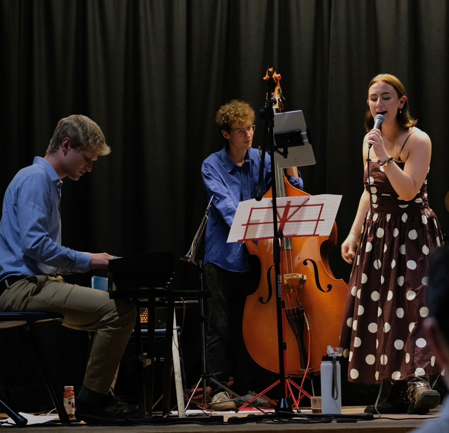 Maddie Martin Trio - Christmas Gig