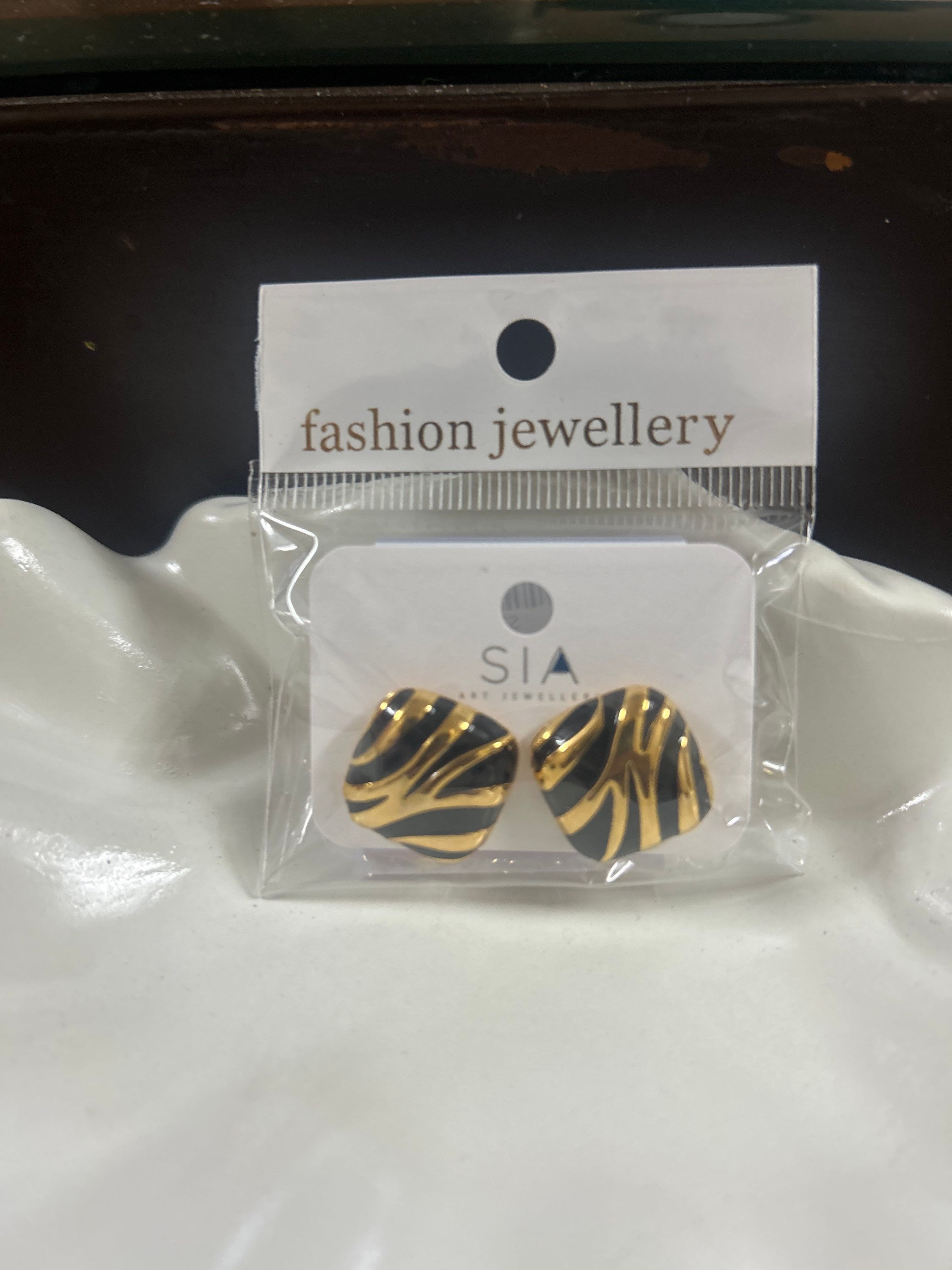 E-4-S25054494-Long Earring-Pair