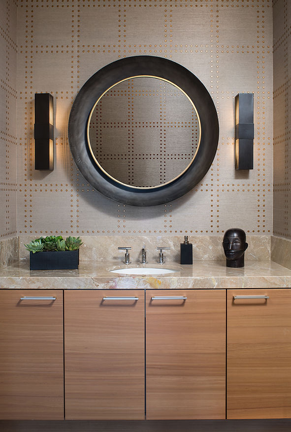 MarkLangos_CarlyleHome_BathroomStraight_