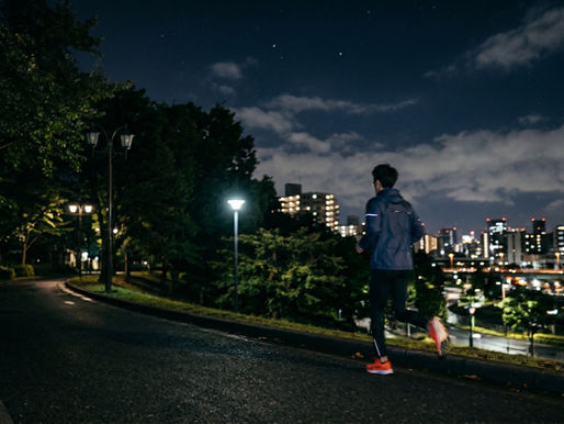 夜に走ると睡眠は悪化する？ 