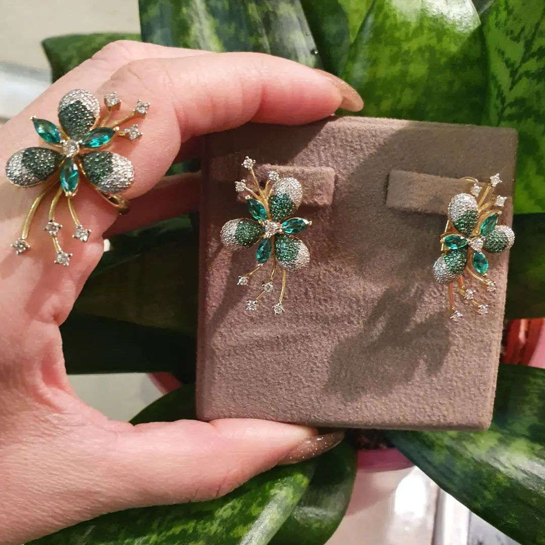 Gold Jewelry set - Green Light