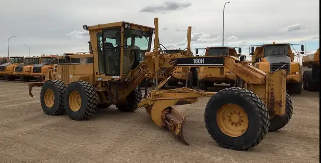 Thumbnail: 2001 Caterpillar 160H Motor Grader