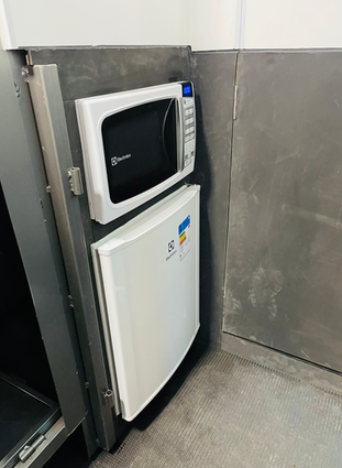 Trailer Luxo com Banheiro e Cozinha Externa
