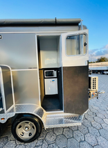 Trailer Luxo com Banheiro e Cozinha Externa