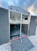 Trailer Luxo com Banheiro e Cozinha Externa