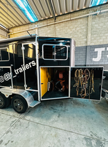 Trailer Luxo Quarto de Sela Maior