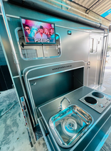 Trailer Luxo com Banheiro e Cozinha Externa