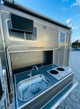 Trailer Luxo com Banheiro e Cozinha Externa