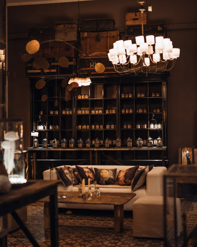 Thumbnail: Lustre Blanc Chandelier