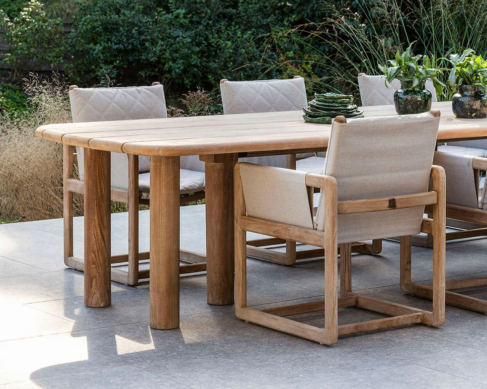 Thumbnail: Carlo Table