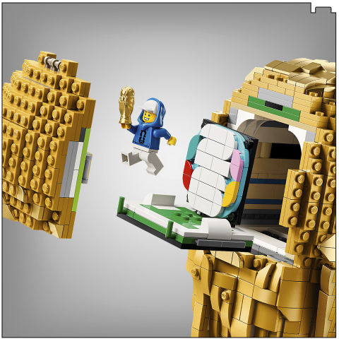 Thumbnail: LEGO® Editions sets FIFA World Cup™ Official Trophy 43020