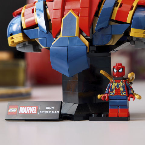 Thumbnail: LEGO® Marvel™ Iron Spider-Man Bust 76326