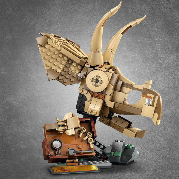 Thumbnail: LEGO® Jurassic World™ Dinosaur Fossils: Triceratops Skull 76969