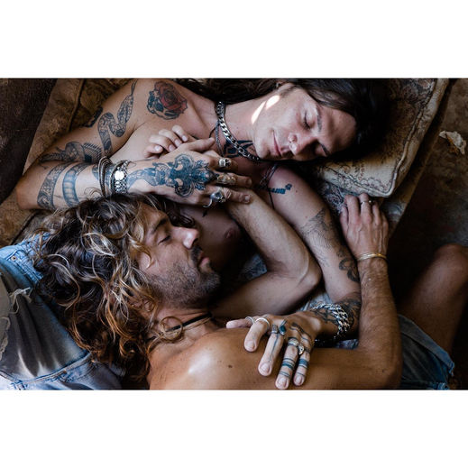Alex&Kevin,
portrait argentique, Olympus, Ile du Levant, photographe Tamara Hauvuy 