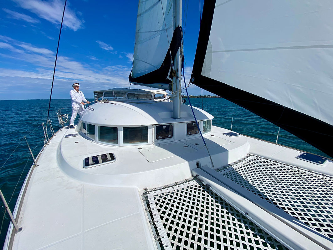 LAGOON 380 for sale EziYacht.jpg