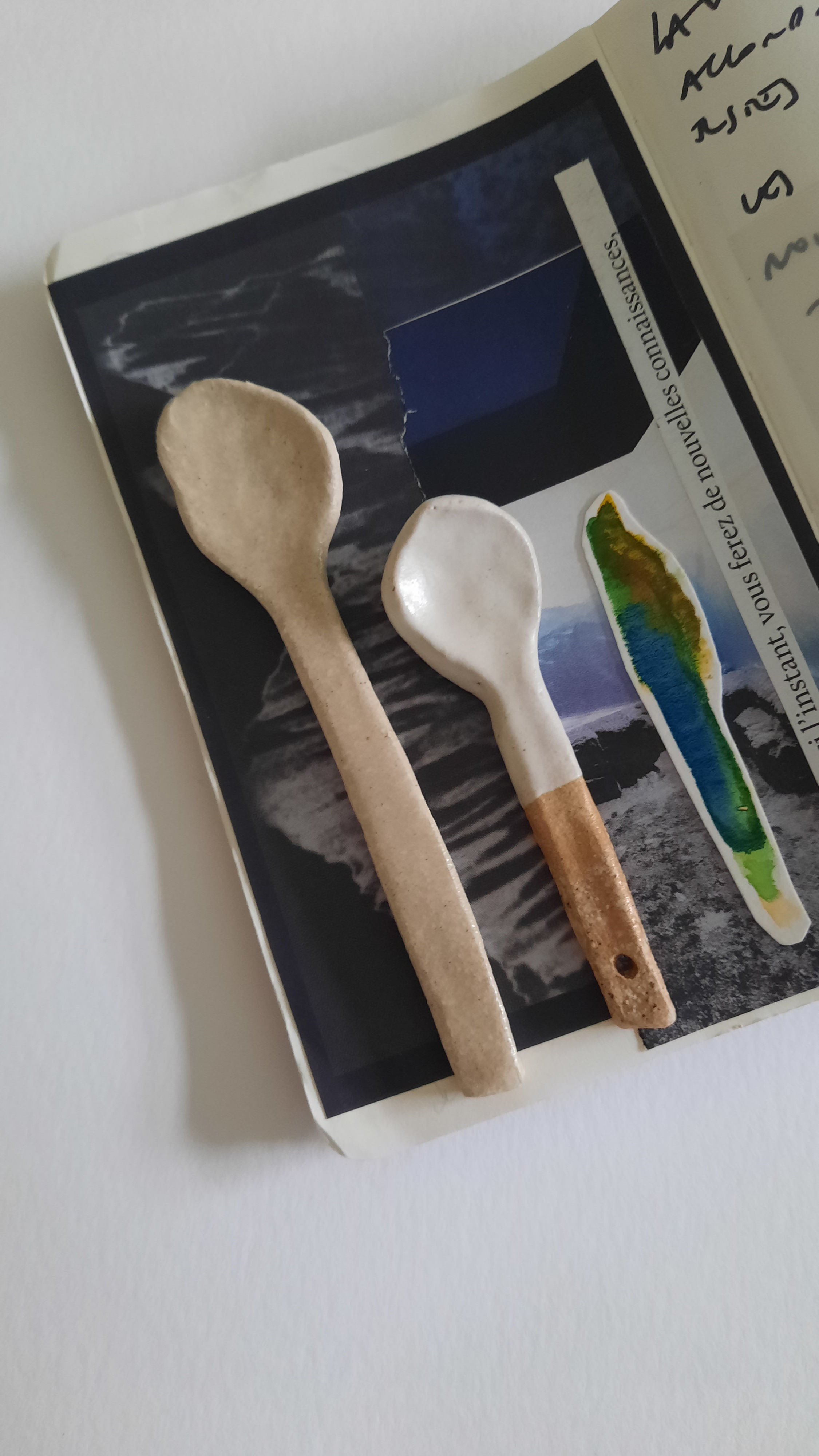 Cuillère modelée blanche