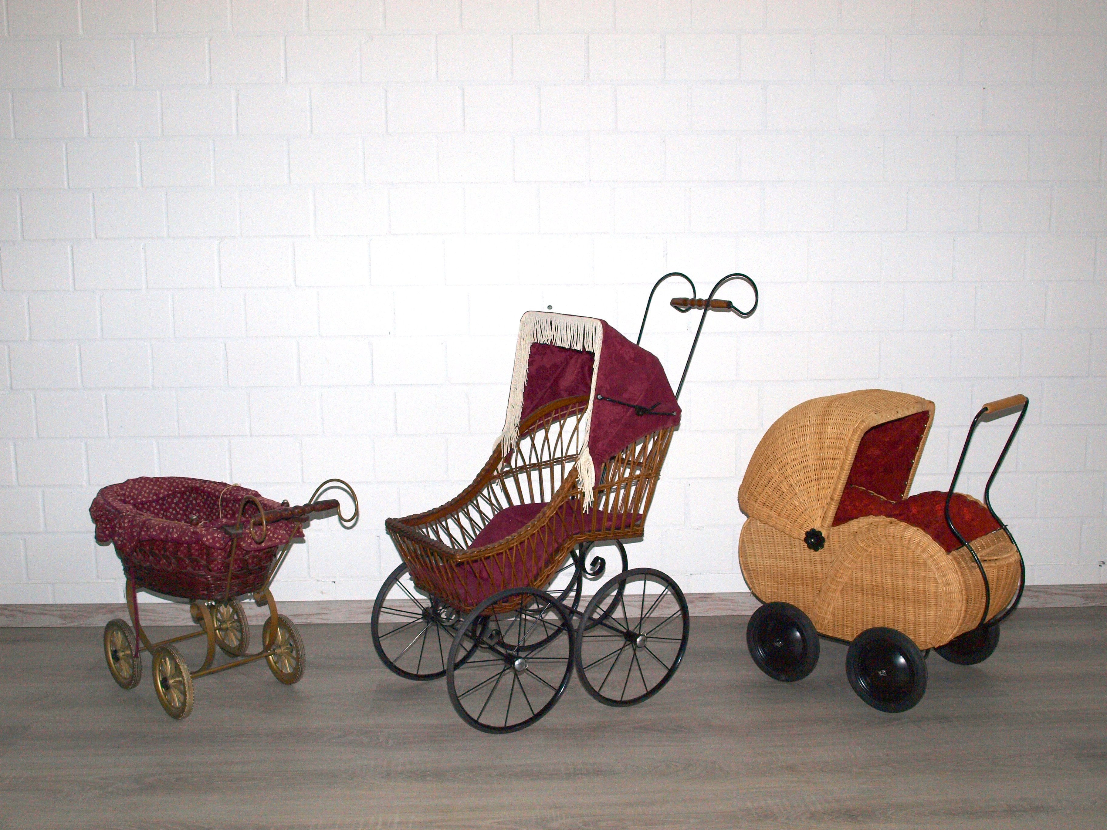 Puppenwagen (Nr.635) 3 Stück antik