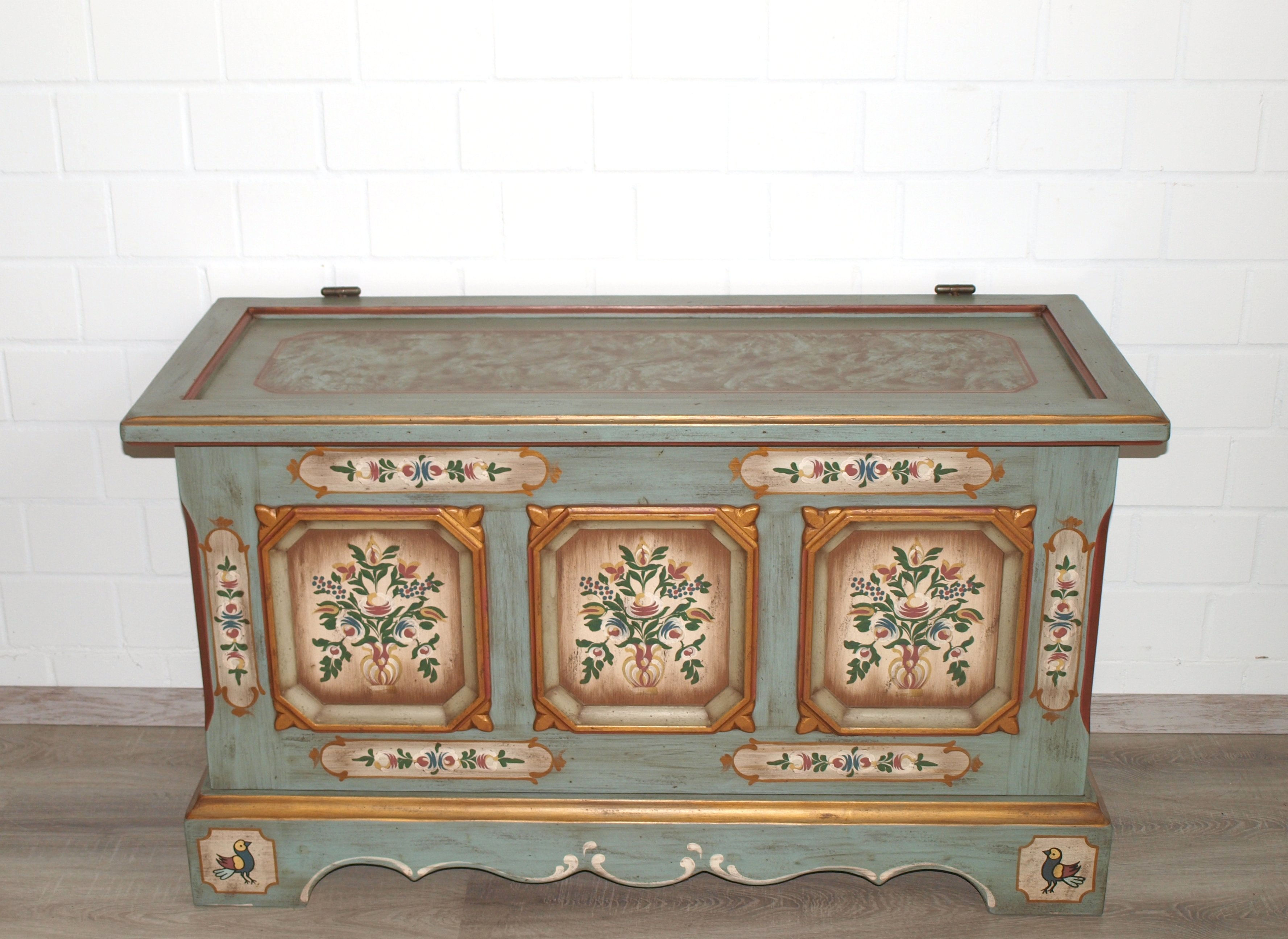 Truhe (Nr.1168) Voglauer Anno 1700 altblau Fichte