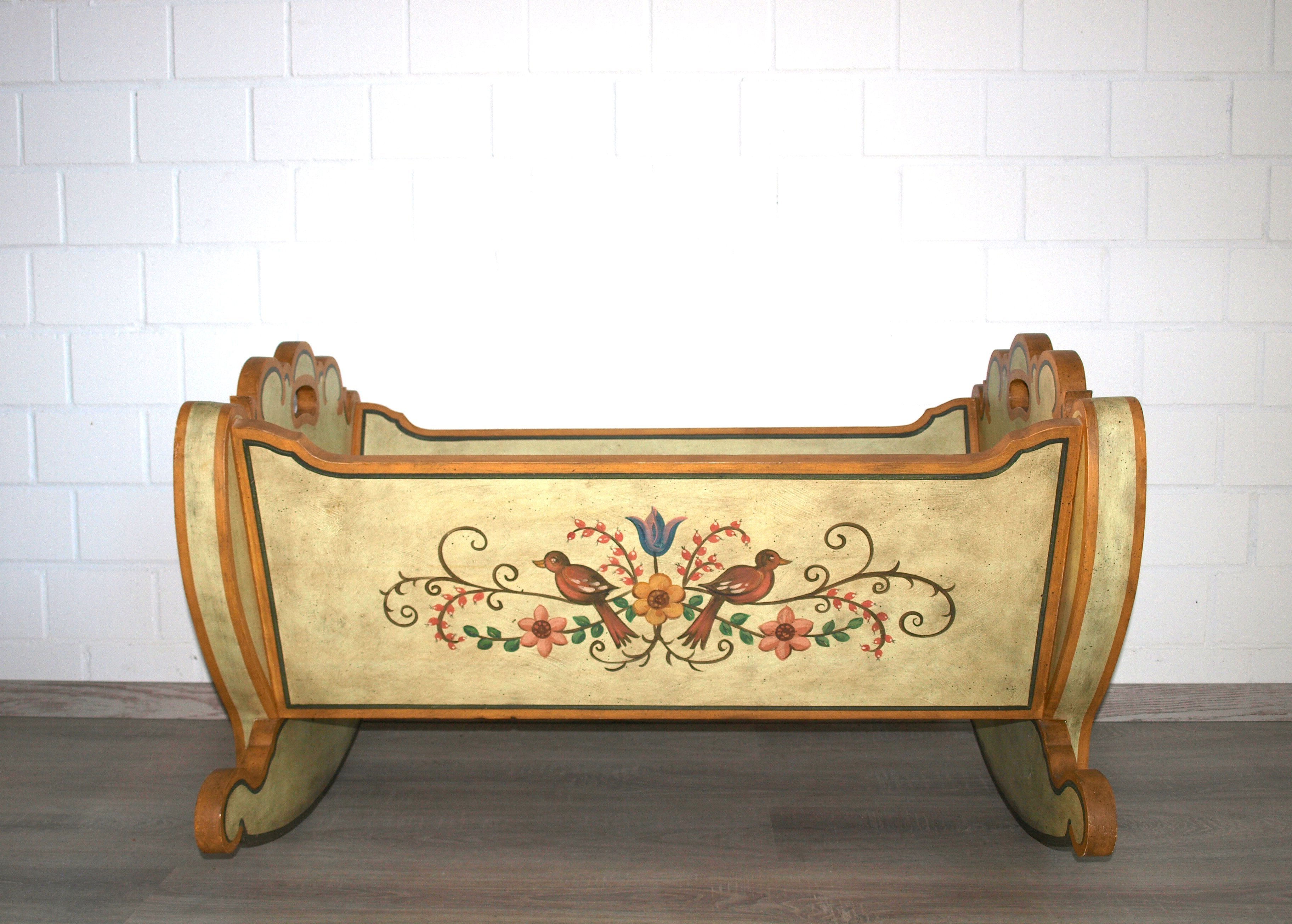 Wiege (Nr.782) alte massive von Hand bemalte Kinderwiege Babywiege