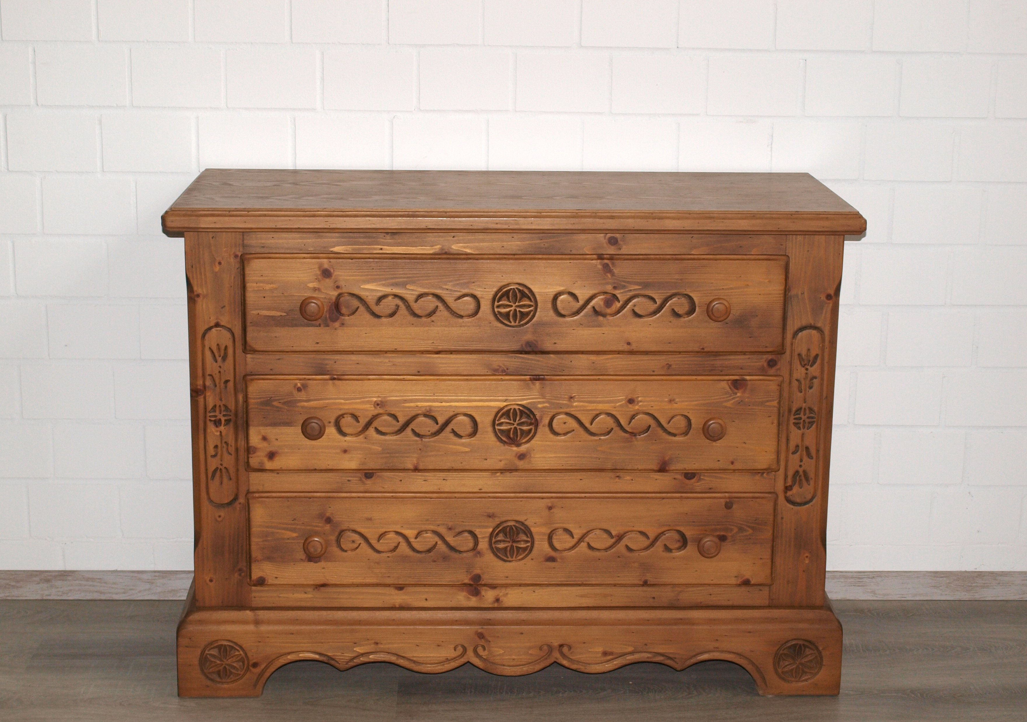 Kommode (Nr.474) Voglauer Anno 1600 Fichte massiv Bauernschrank