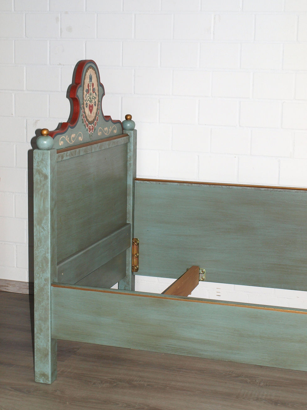 Miniaturbild: Bett (Nr.998) Voglauer altblau mit Nachtschrank Fichtenholz