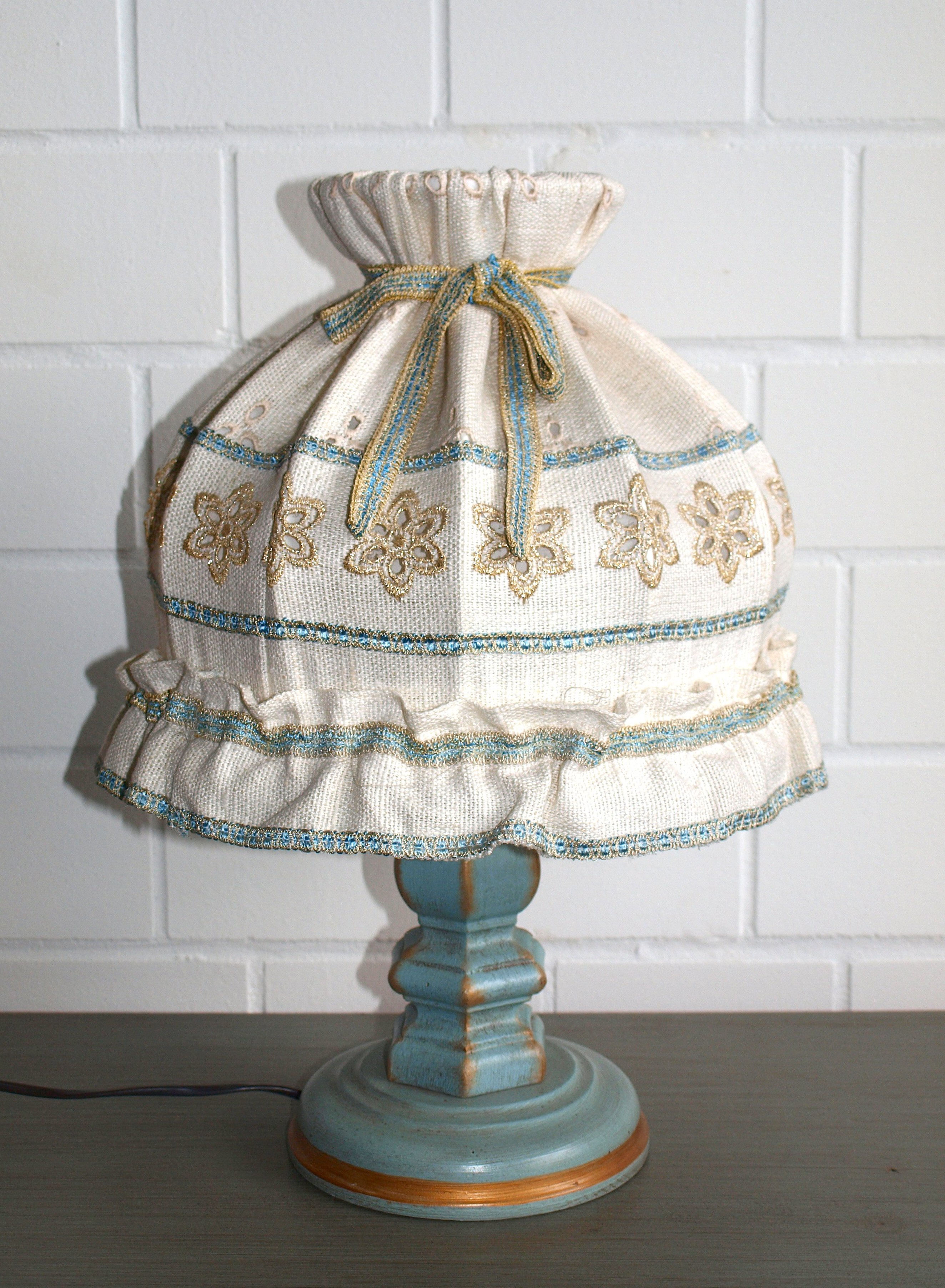 Lampe (Nr.910) Tischlampe Voglauer Anno 1700 altblau