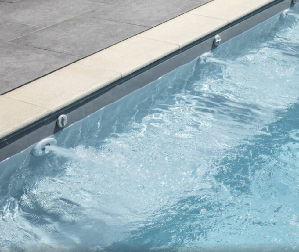 Escalier_balneo_la_boutique_piscine.png
