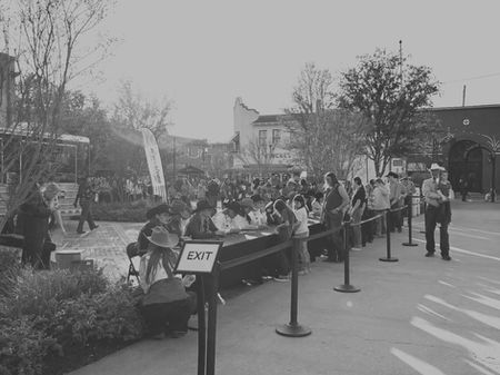 Autograph line outside the Cowtown Coliseum