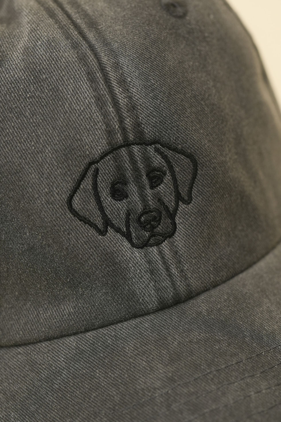 Miniaturbild: Hund Outline Cap – bestickte Unisex Baseball Cap im Vintage-Look