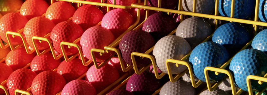 indoor golf & cafe meenoの公式サイトの画像