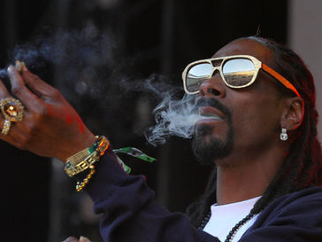 Feds Deny Snoop Dogg Trademark for ‘Smoke Weed Everyday’