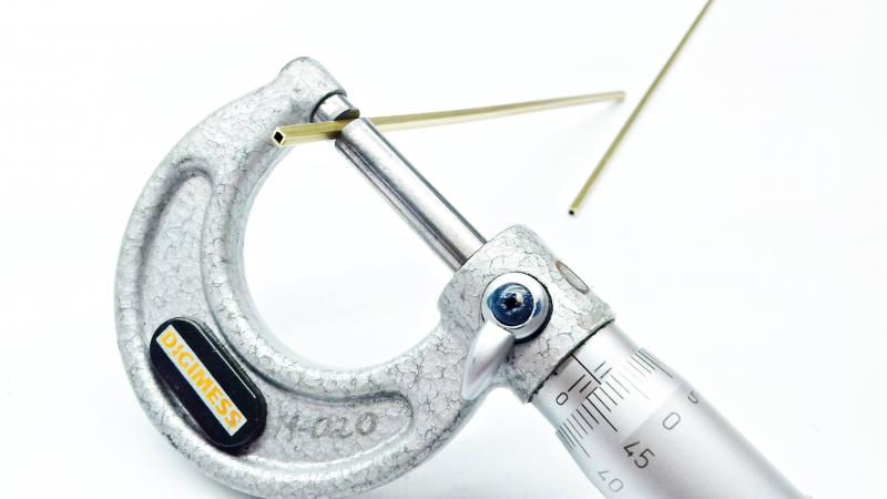 tubo-latao-quadrado-02