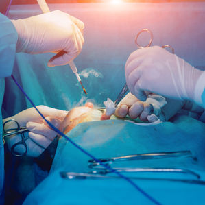 What is an En-Bloc Capsulectomy? 
