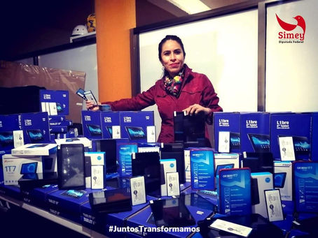 Simey Olvera, la diputada que quiere reelegirse regalando tablets.