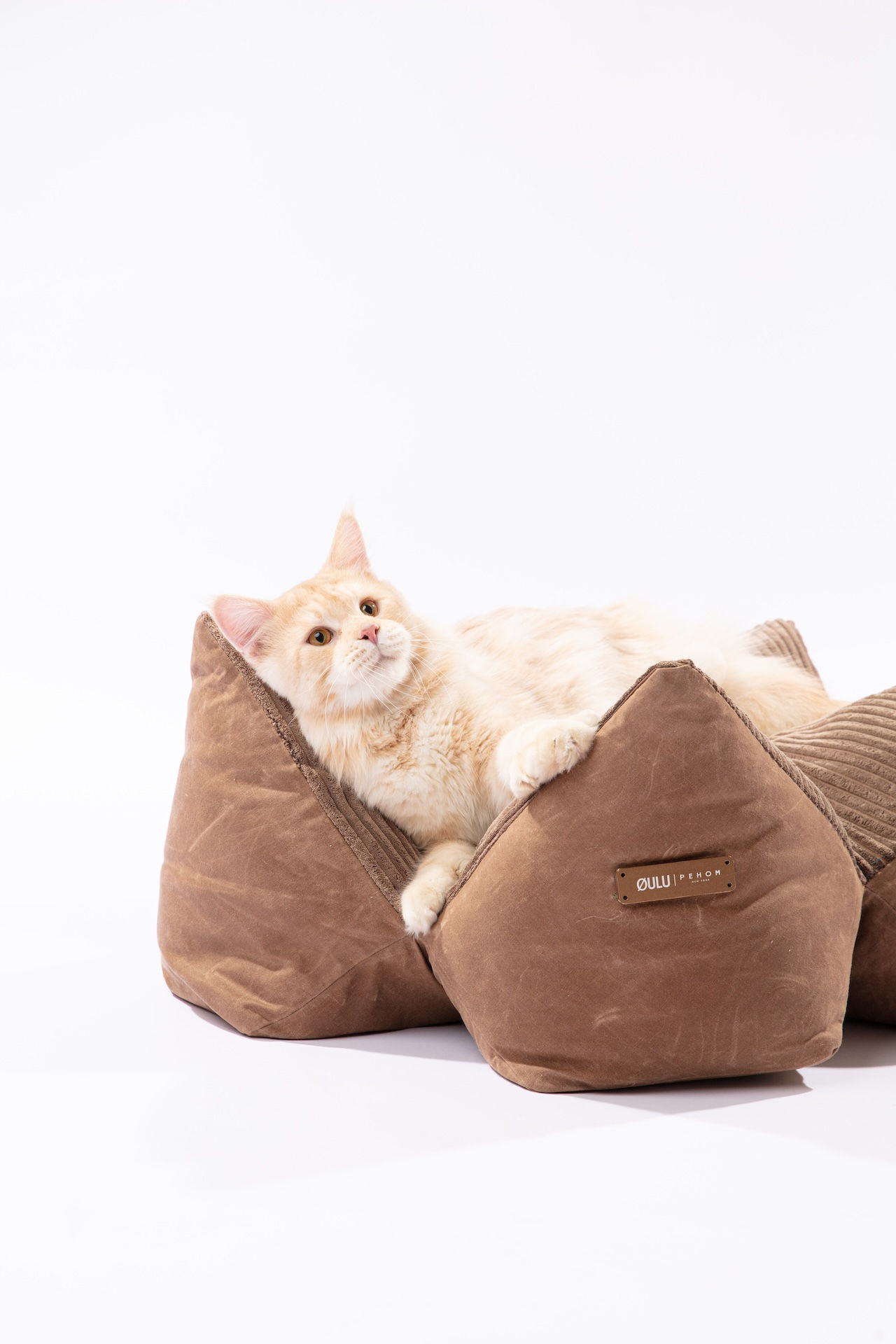 Oulu x Pehom Cuddle Pet Pillow Bed - Canyon Brown