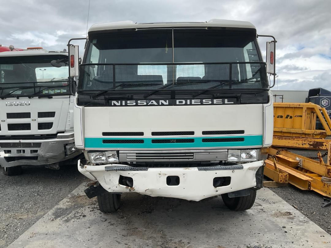 STOCK 2155 - 1995 NISSAN CW380 CAB