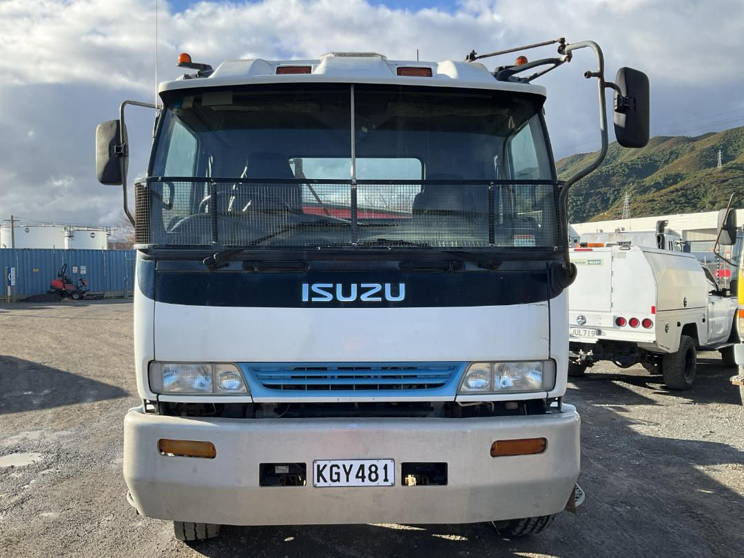 STOCK 2183 - 2008 ISUZU FVZ CAB