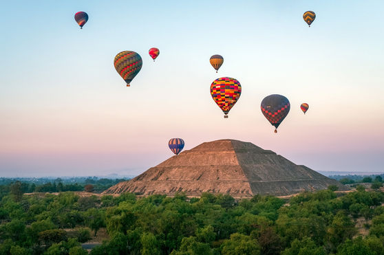Air balloons at Teotihuacan, Mexico