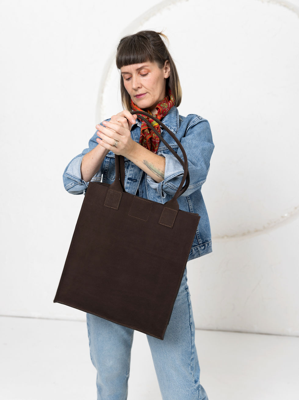Thumbnail: NORA SIMPLE TOTE BAG IN DARK CHOCOLATE SUEDE