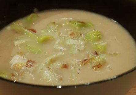 Juha iz špargljev in pora