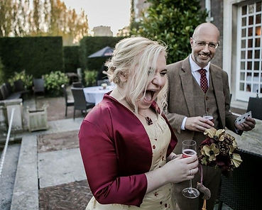 Incredible reactions to live magic by top Wedding Magician Nottingham