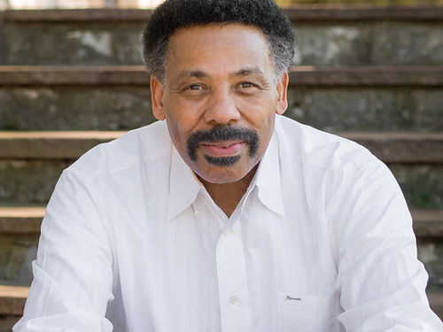 Pastor Tony Evans announces that he’s STEPPING DOWN from ministry for falling into ‘sin’