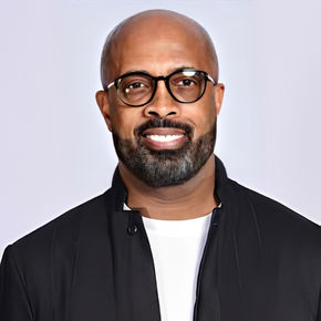 Pastor Frederick Haynes III returns to pulpit at Dallas church after medical leave of absence