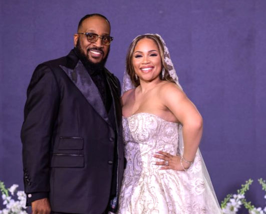 Pastor Marvin Sapp marries Dr. La' Boris Cole in a private, exquisite ceremony in Texas